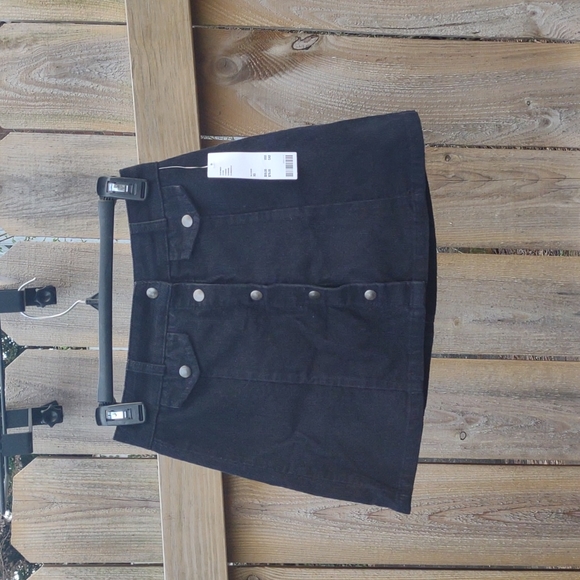 🏵️ Urban Outfitters BDG Corduroy Mini Skirt NWT - Picture 1 of 5